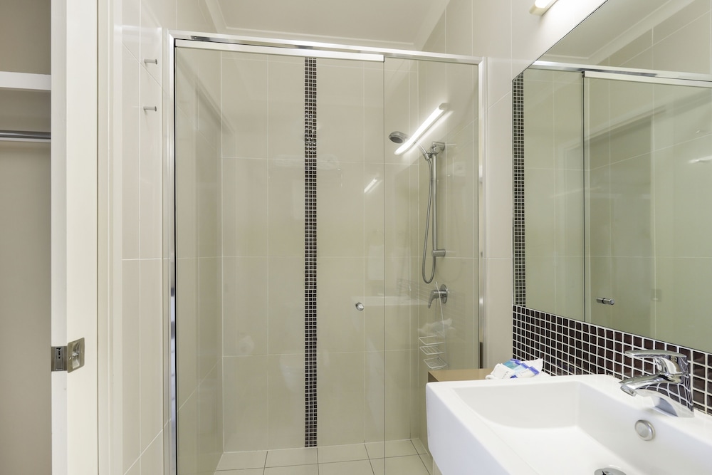 Standard Apartment, 2 Bedrooms, Non Smoking, Kitchen (Spa Unit - Lift) photo 2