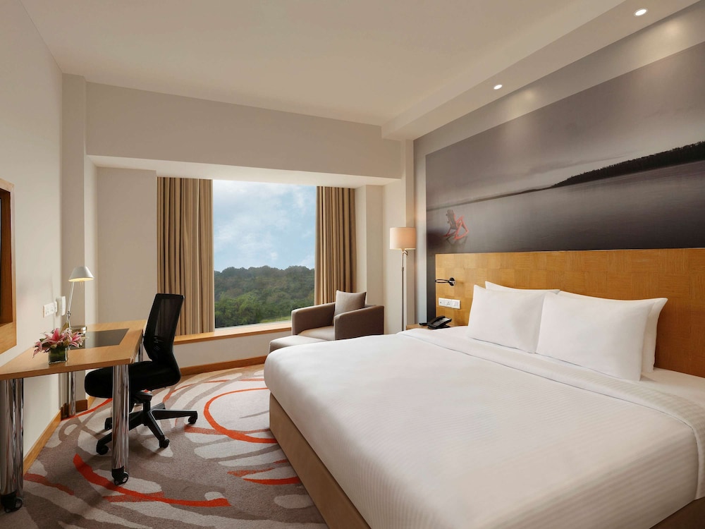 Standard Room, 1 Queen Bed, Poolside - Photo 1