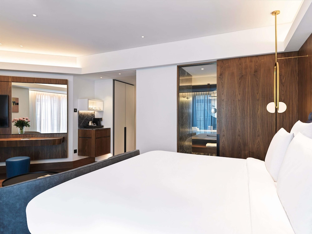 Junior Suite, 1 King Bed