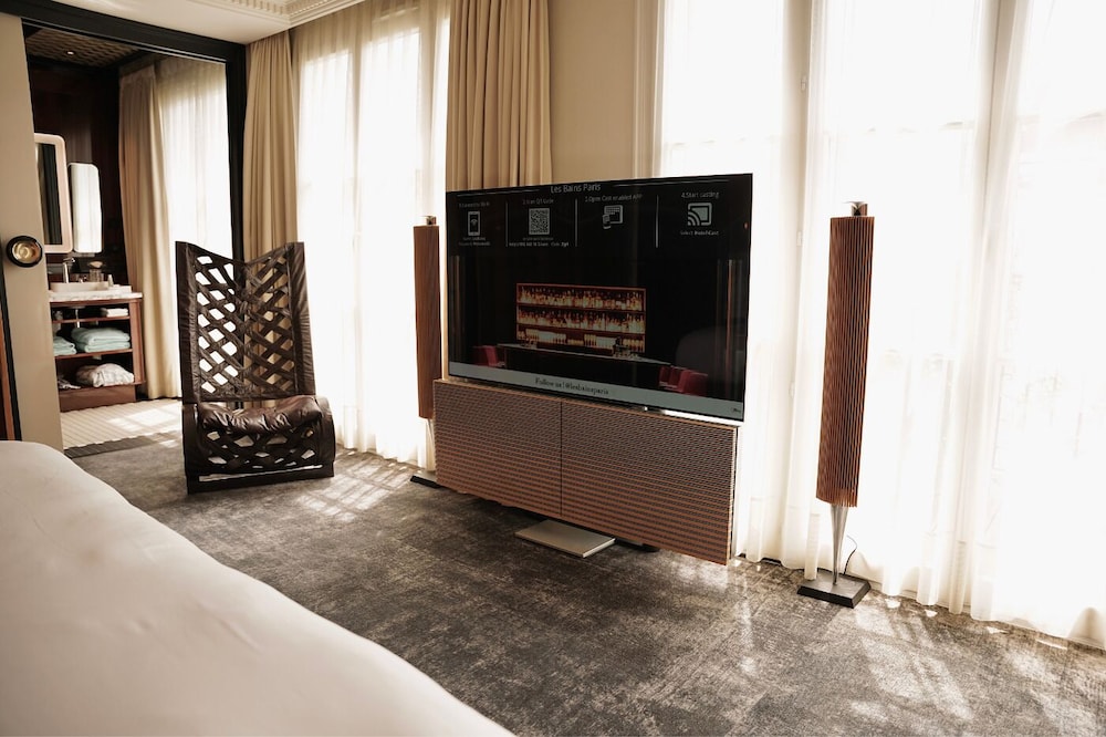 LES BAINS X B&O SUITE photo 2