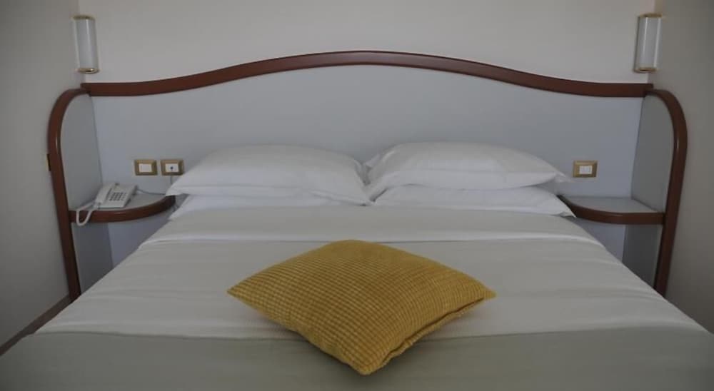 Deluxe Double Room Single Use, Balcony, City View photo 1