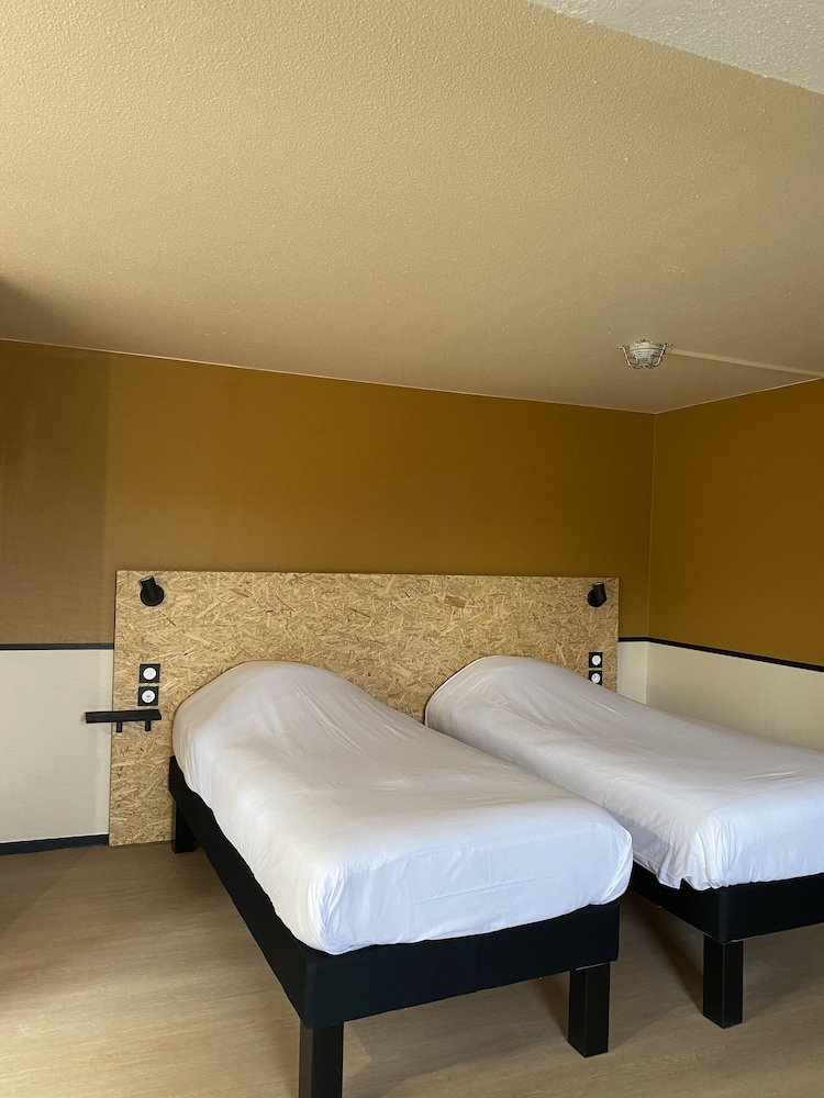 Room, 2 Twin Beds (Pop) - Photo 4