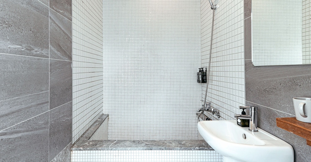 Standard Double Room - Photo 6