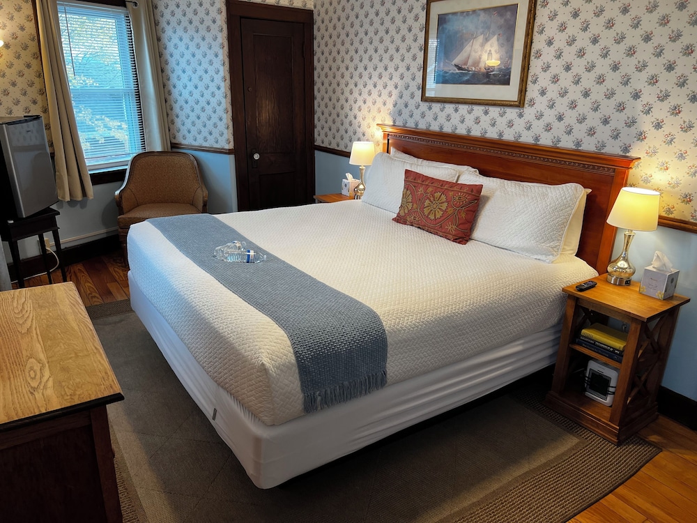 Double Room, 1 King Bed photo 1