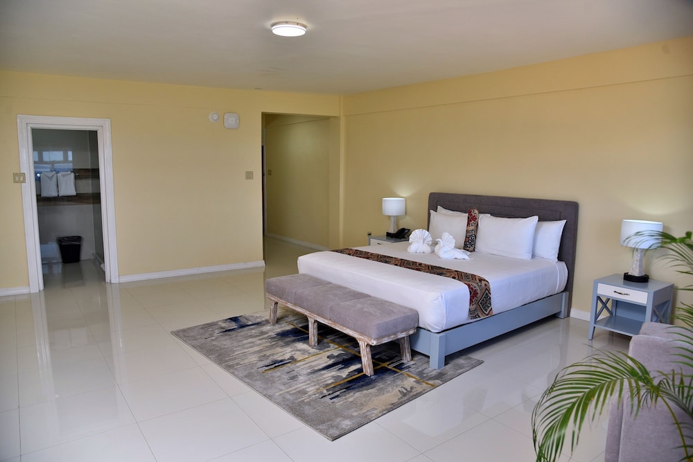 Deluxe Room, 1 King Bed, Ocean View photo 3