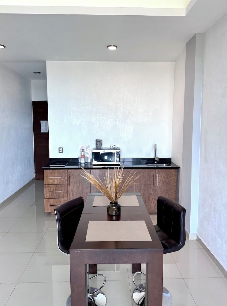 Standard Suite, City View photo 2