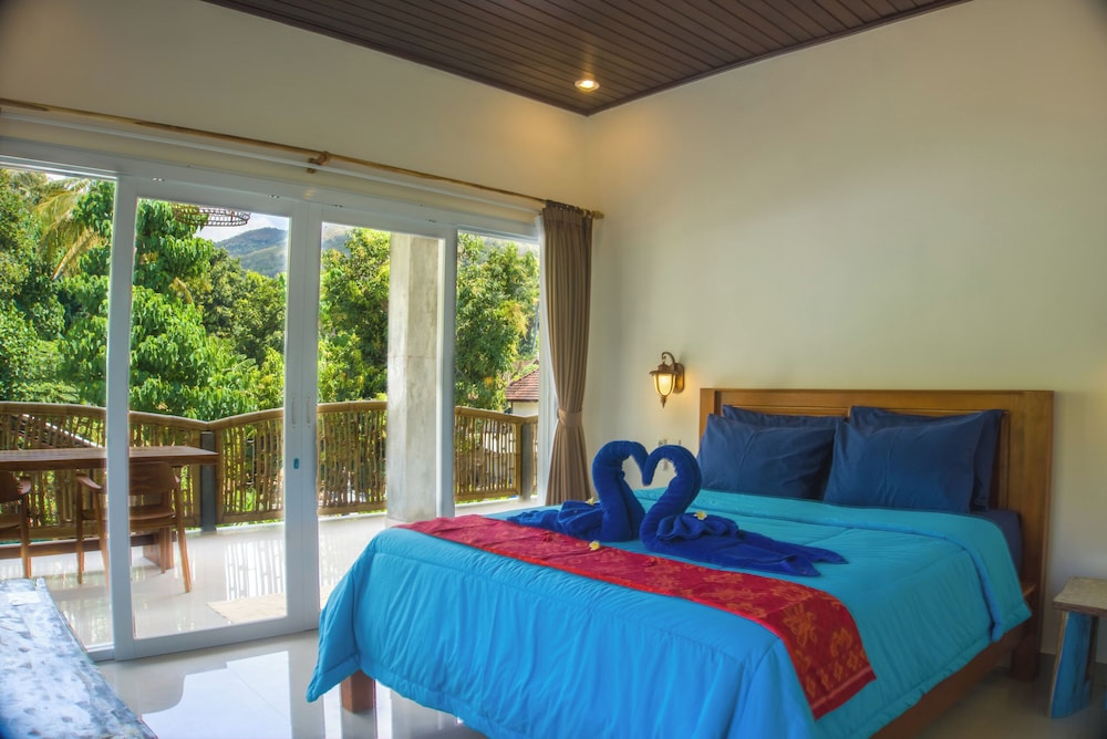 Deluxe Double Room, Balcony, Hill View