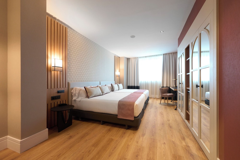 Deluxe Room (Superior, 2 adults & 2 children)
