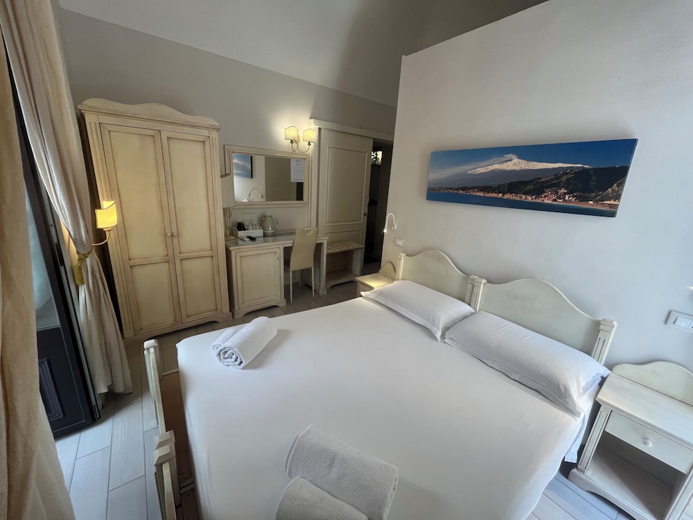 Family Room, 1 Bedroom, Kitchenette, City View