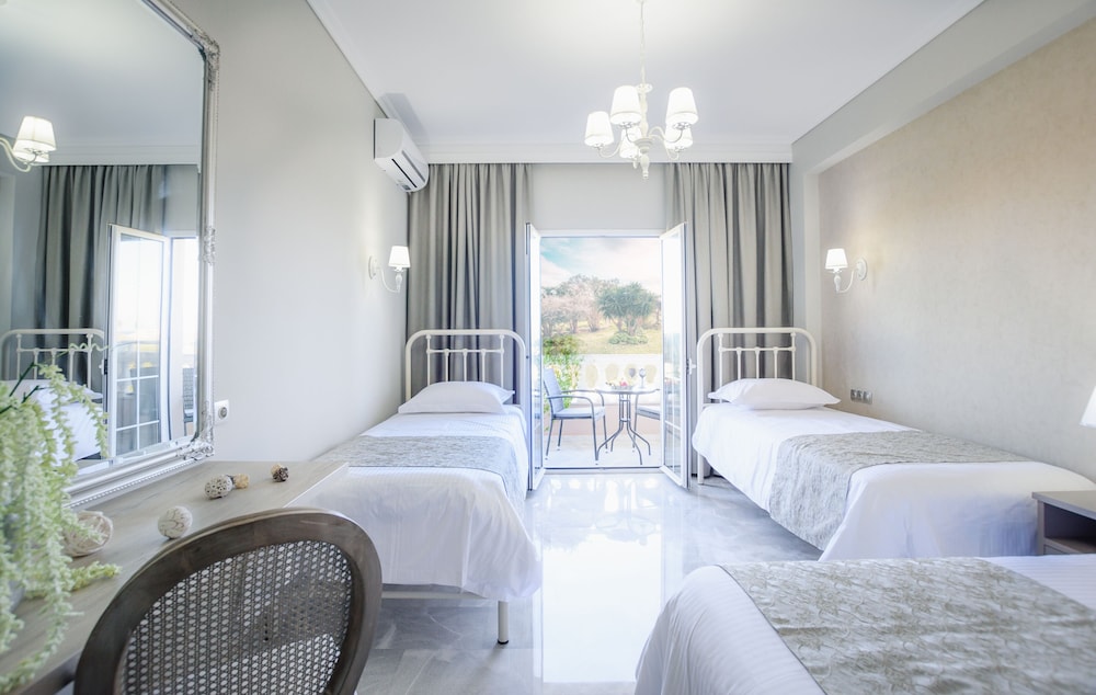 Superior Triple Room, Garden View