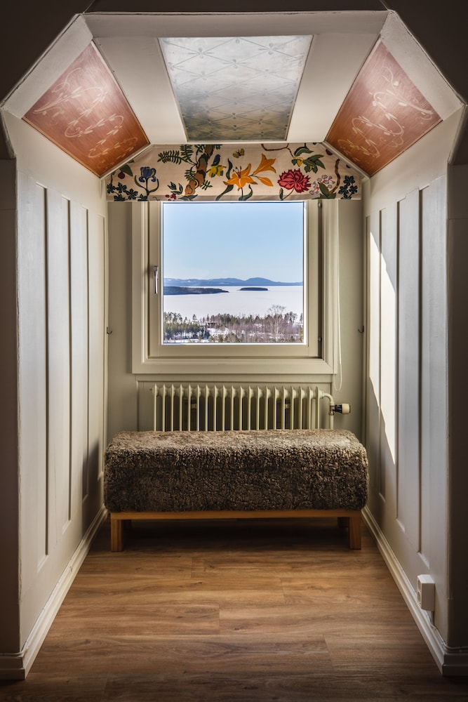 Suite, 2 Twin Beds, Jetted Tub, Sea View (with Sofabed) - Photo 10