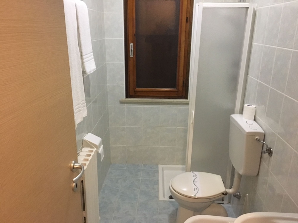 Economy Double Room photo 2