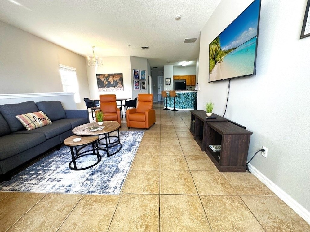 Condo, 3 Bedrooms