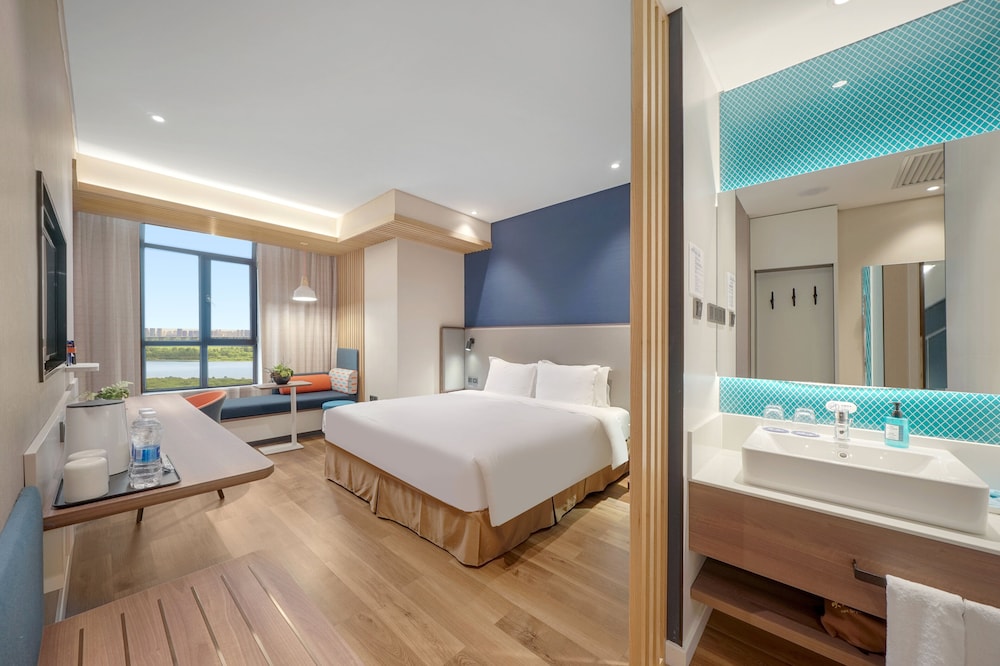 Standard Room, 1 King Bed - Photo 1