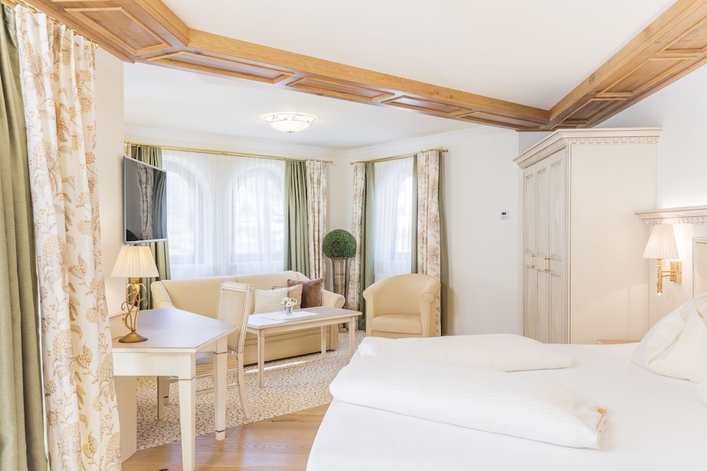 Panoramic Suite, 1 King Bed photo 1