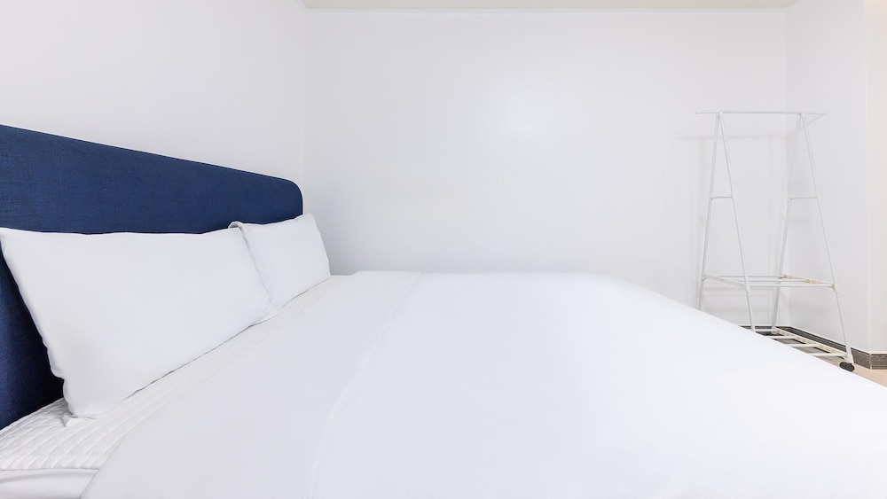 Basic Room, 1 Bedroom (201) - Photo 7