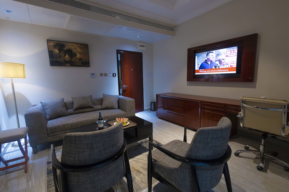 Deluxe Suite - Photo 2