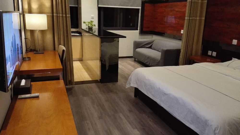 Elite Suite with King Bed