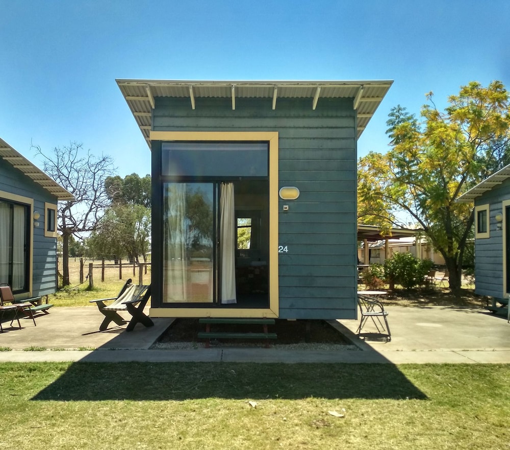 Basic Cabin photo 2