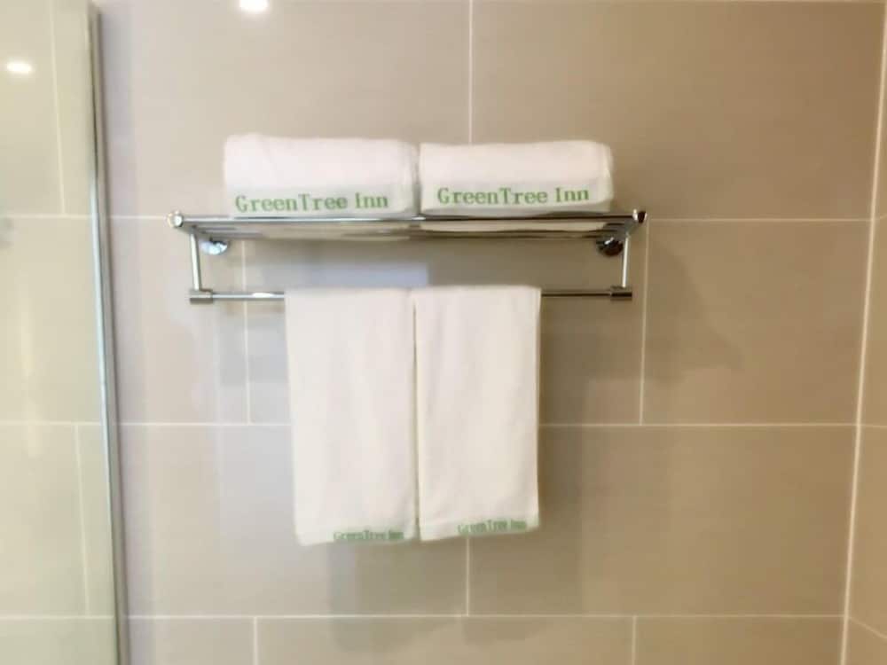 Superior Room, 1 King Bed photo 2