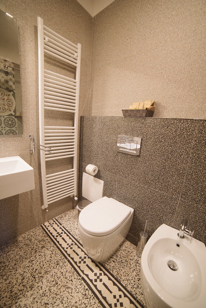 Classic Double or Twin Room - Photo 6