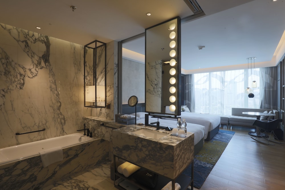 Room, 2 Double Beds, City View photo 2