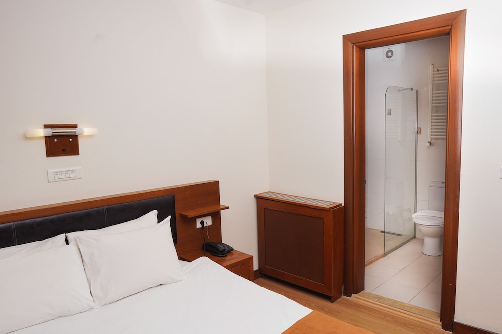Standard Room photo 2