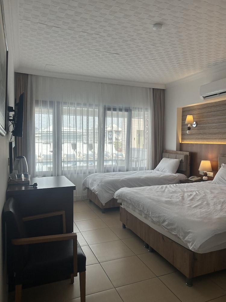 Triple Room - Photo 1