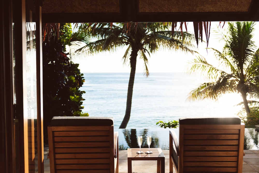 Beachfront Pool Villa photo 9