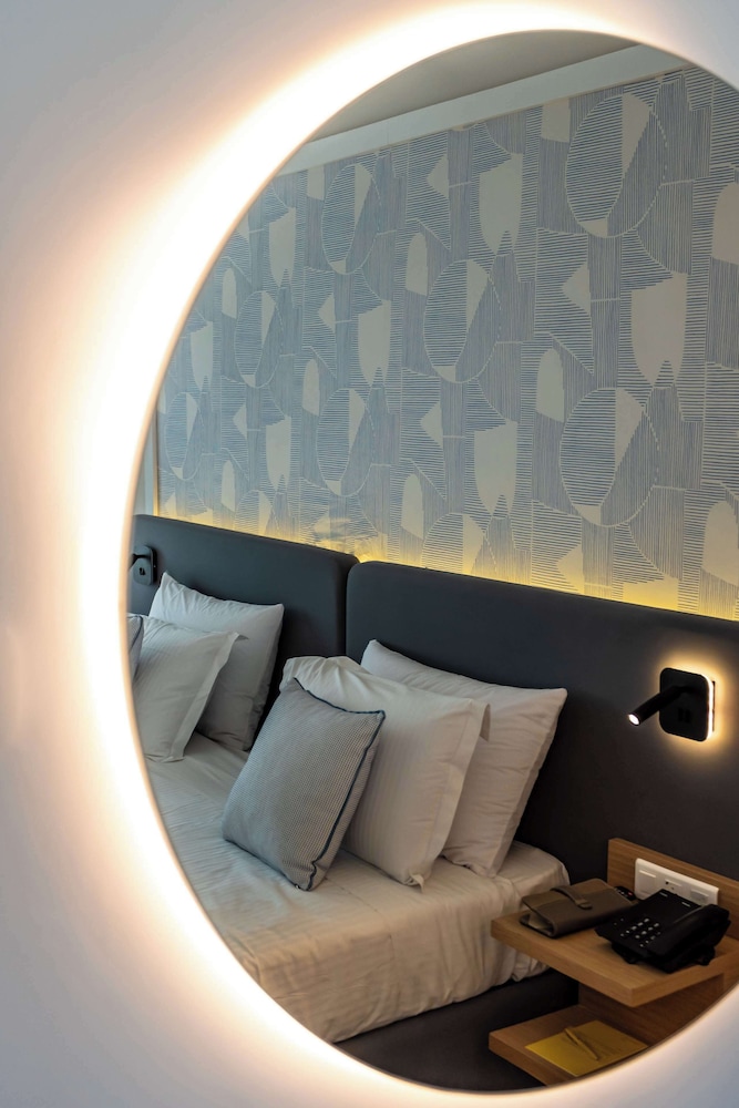 Standard Room, Multiple Beds, Balcony, Sea View - Photo 12