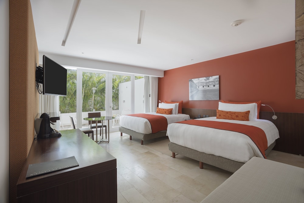 Room, 2 Queen Beds, Accessible - Photo 2