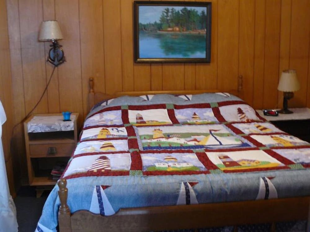 Signature Condo, 3 Bedrooms, Kitchen, Bay View (McKay Island Lighthouse) photo 3