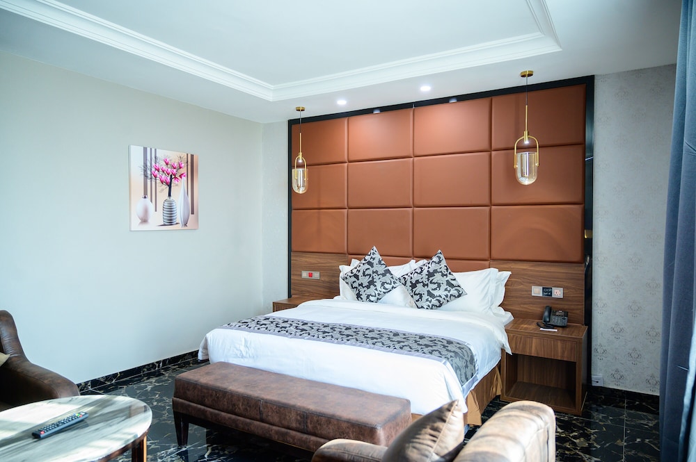 Royal Room photo 3