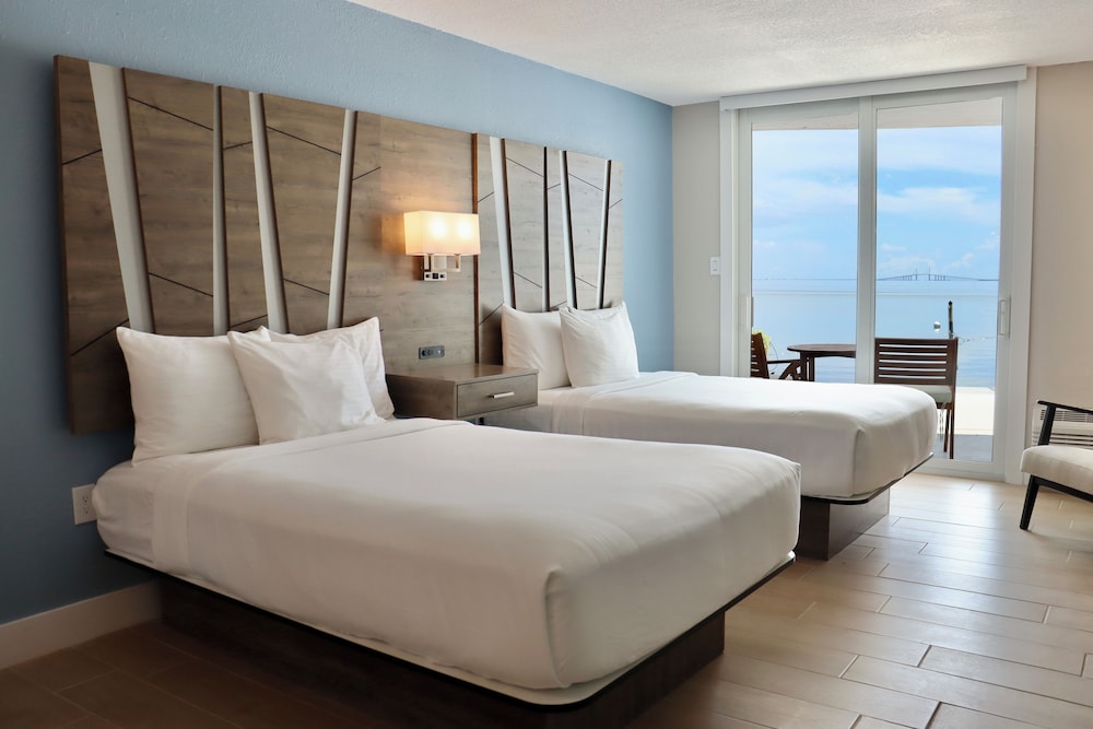 Premier Waterside Double Junior Suite - Photo 1