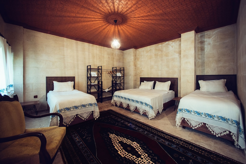 Family Quadruple Room - Photo 9