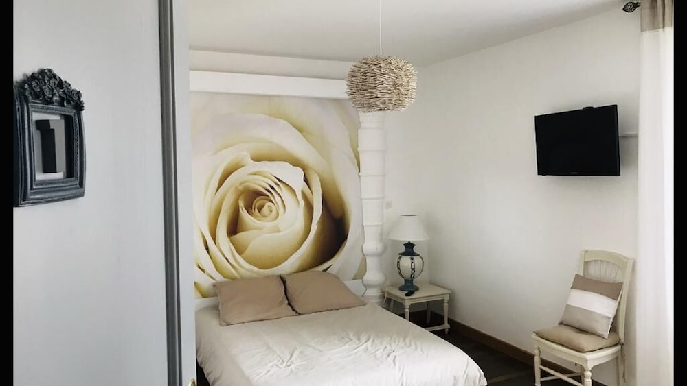 Double Room (1) - Photo 1