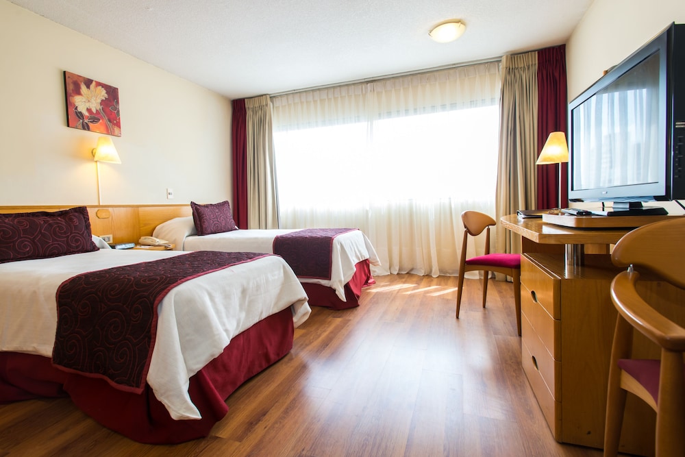 Standard Suite, 2 Twin Beds photo 1