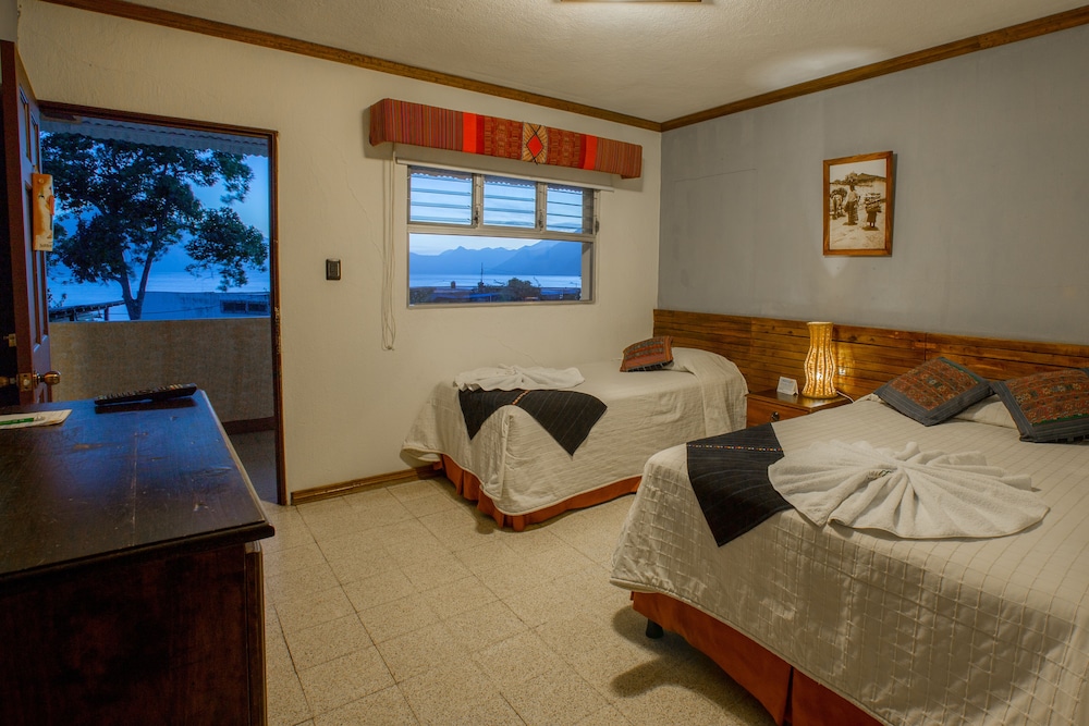 Family Double Room, Multiple Beds photo 2