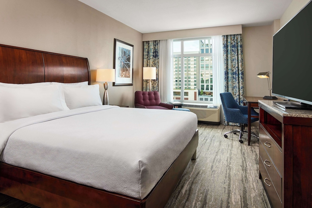 Room, 1 King Bed, Accessible, Bathtub