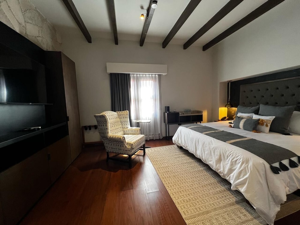 Deluxe Room - Photo 3