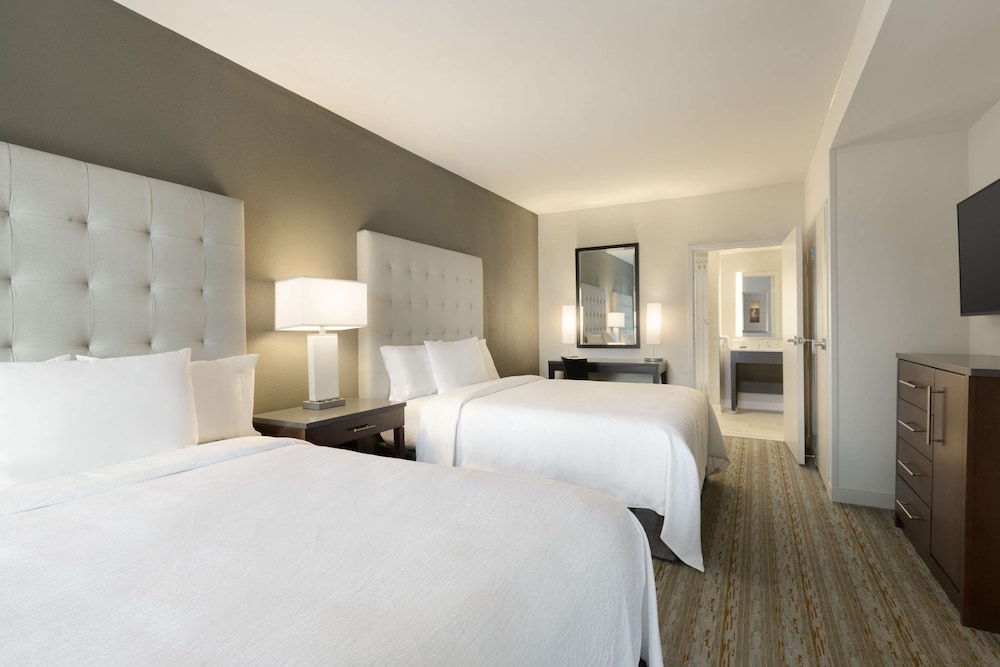 Room, 2 Queen Beds, Accessible (Hearing) photo 3
