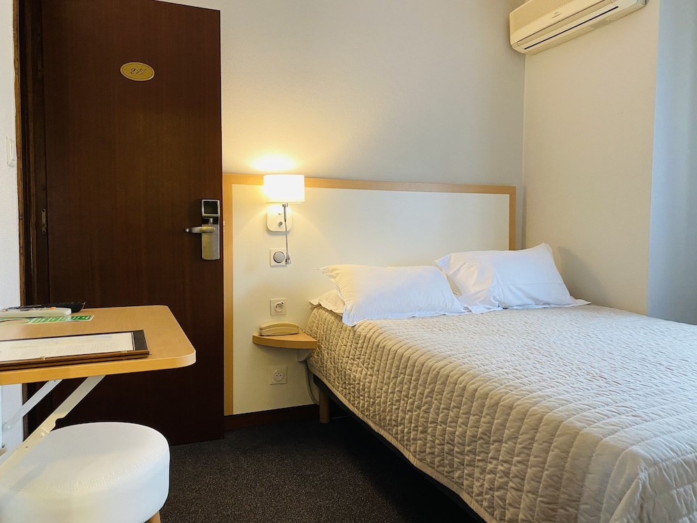 Small Room photo 1