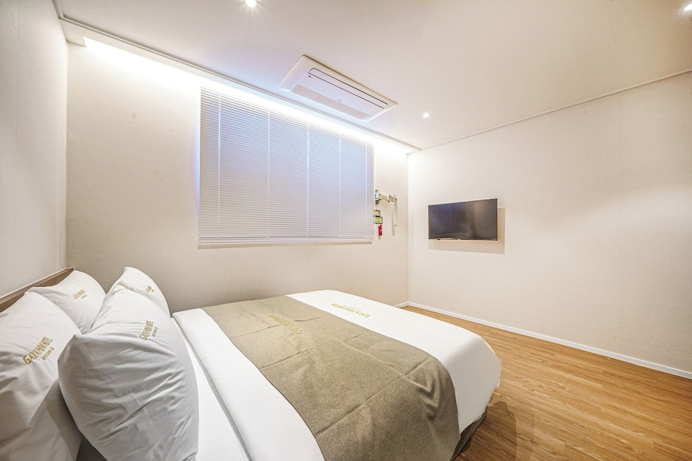 Deluxe Double Room, Annex Building - Photo 4
