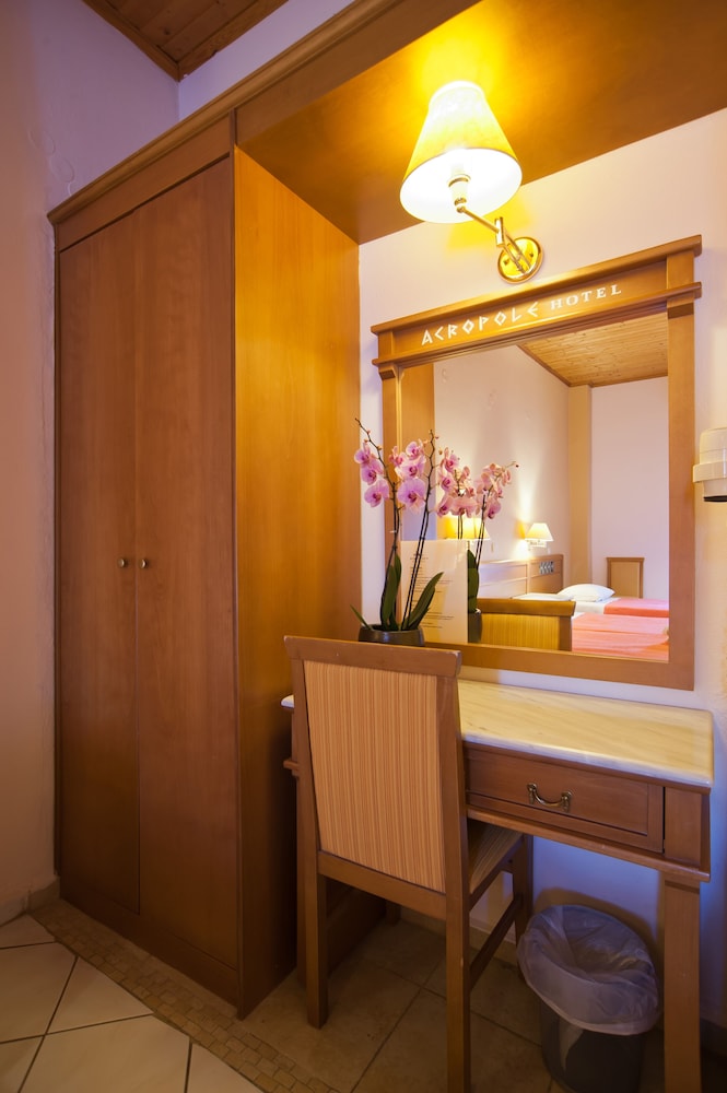 Double or Twin Room (Gorge View) - Photo 17