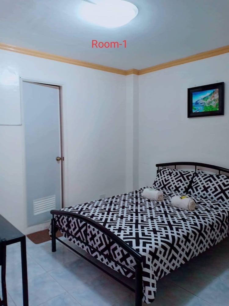 Room 4 photo 1