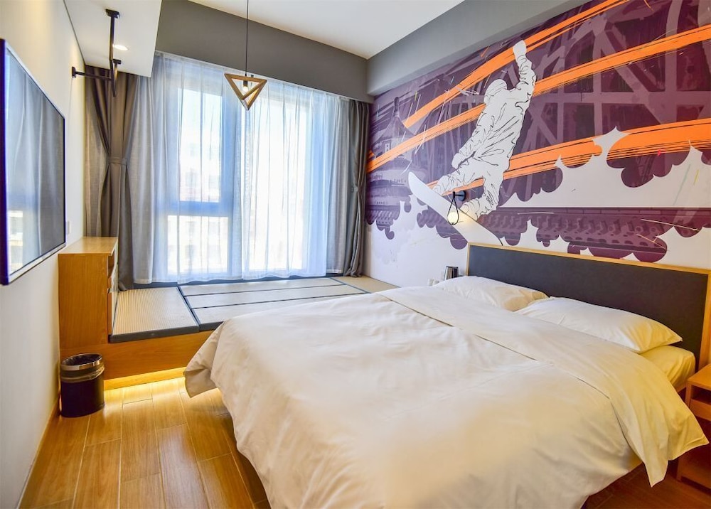 Deluxe Double Room, 1 Queen Bed photo 2
