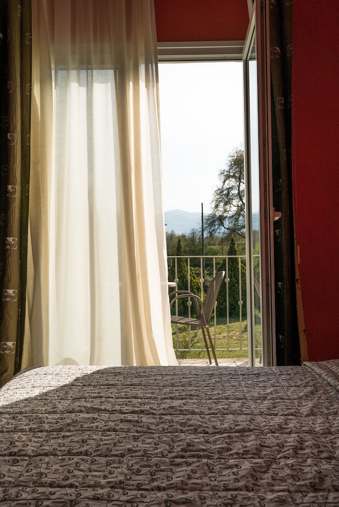 Basic Double or Twin Room, 1 Double or 2 Twin Beds, Balcony, Garden View photo 3