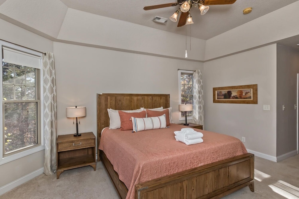 House, 5 Bedrooms photo 1