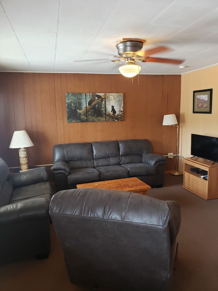 Basic Cabin photo 3