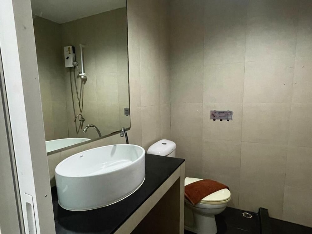 Family Studio Suite, City View (Elevator Available) photo 2
